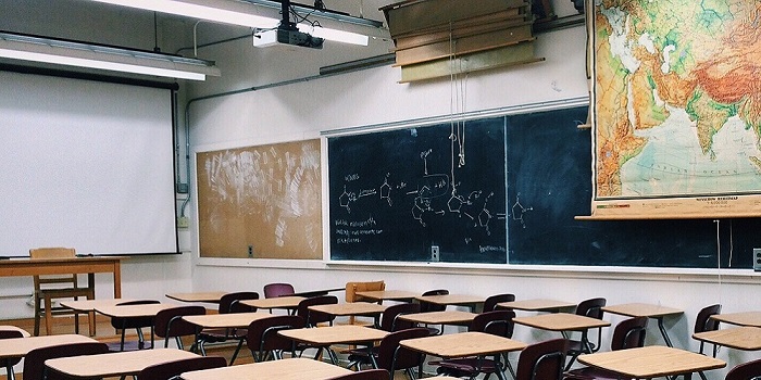 Volano pannelli: chiusa la scuola “San Giuseppe” e sgomberato il custode