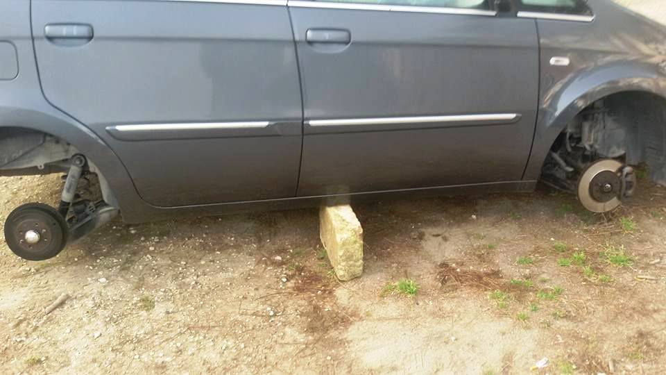 Furti di pneumatici: ladri scatenati