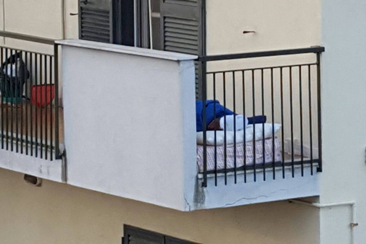 Profughi stranieri in una villetta di Licola: le domande “scomode” di due associazioni