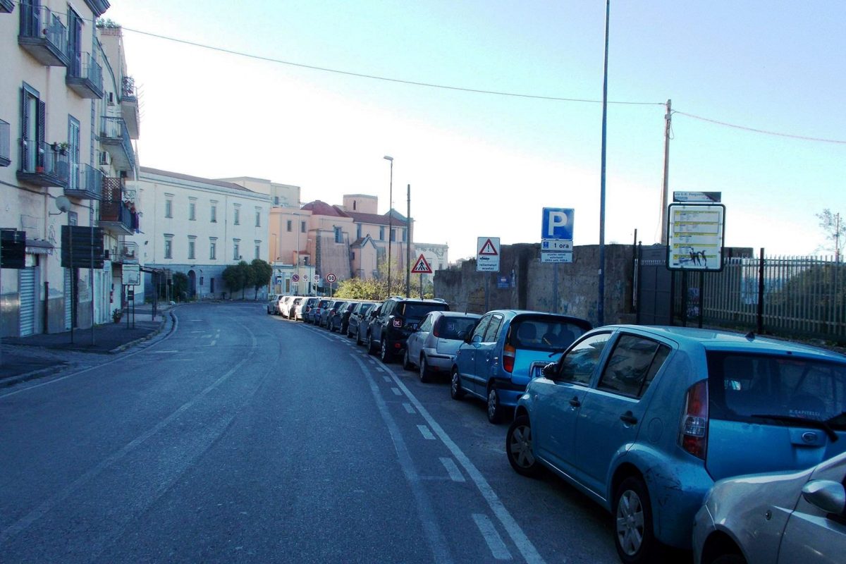 CAOS SOSTA, LA LETTERA/ “Noi schiavi della (seconda) auto”