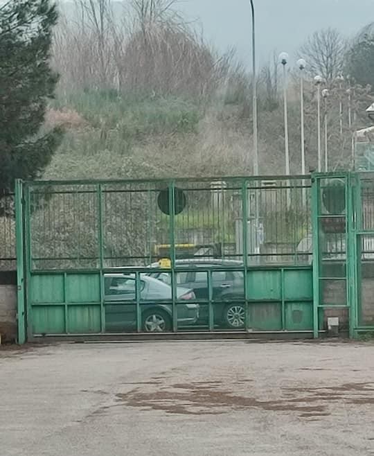 IL COLMO/ Traffico per i vaccini al palazzetto: pompieri intrappolati in caserma!