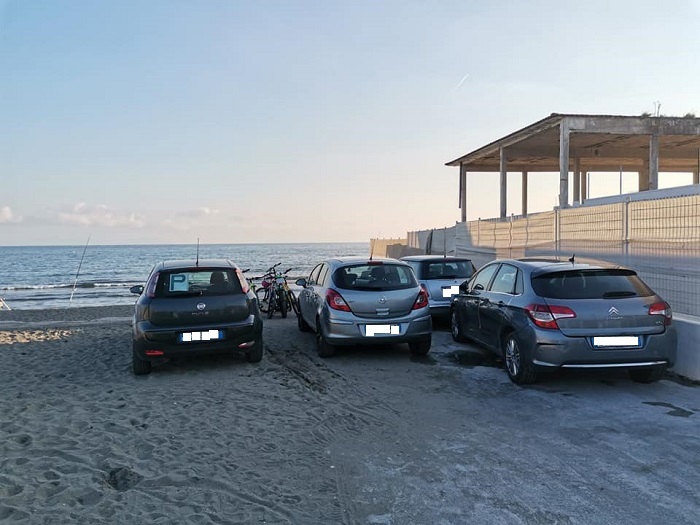 Apre un nuovo parcheggio a Lucrino: sulla spiaggia libera…