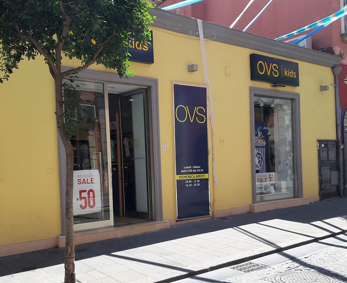 Banda del buco anche nella notte della festa-scudetto: svaligiato un negozio nel centro storico