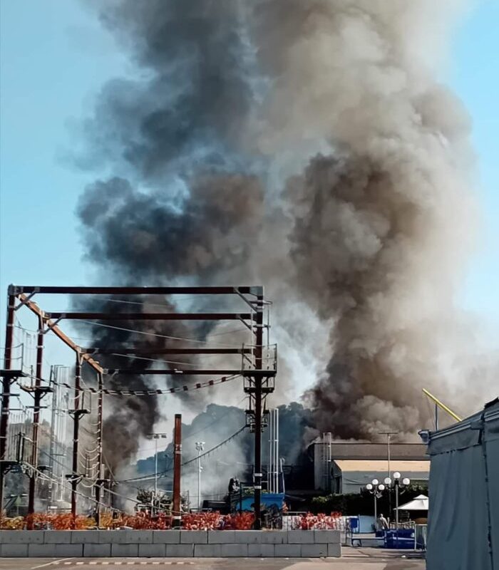 In fiamme un’azienda alimentare