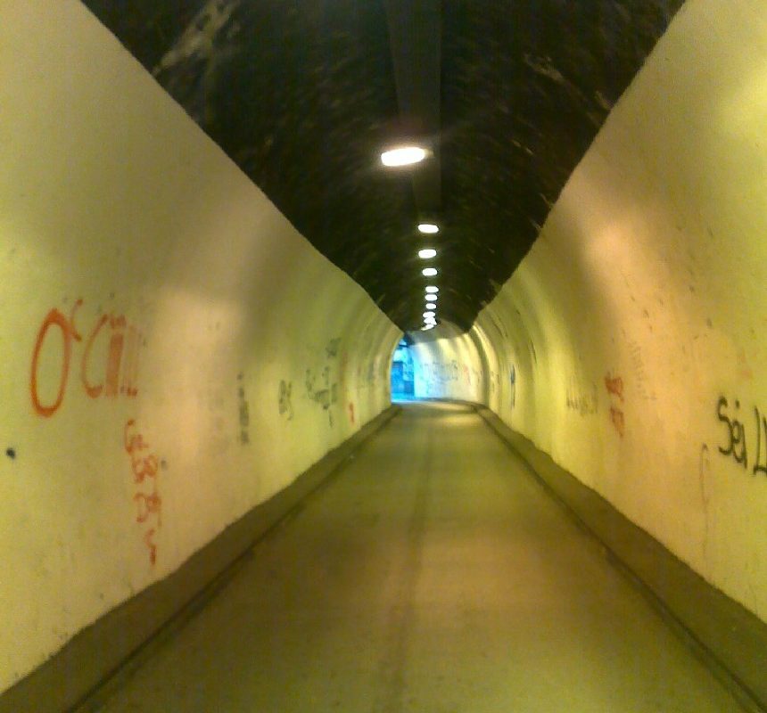 Tunnel Tranvai: il Comune legge “Pozzuoli21”… e torna la luce!