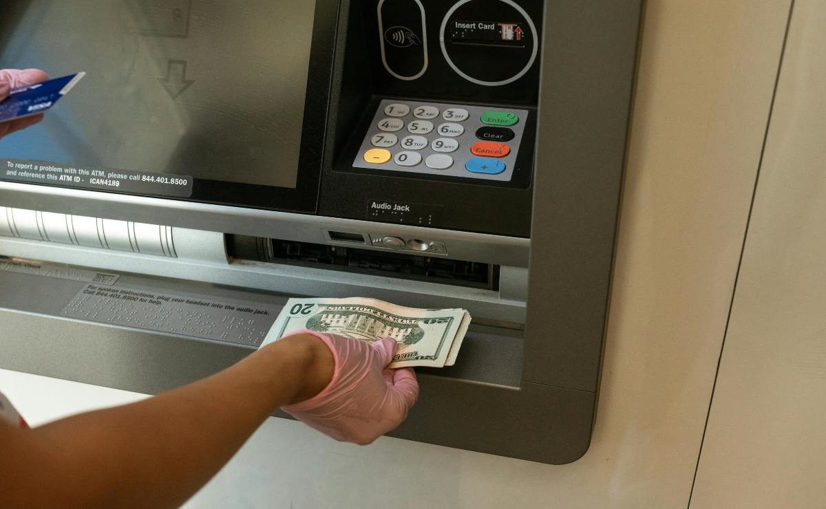 Bancomat, STOP AI PRELIEVI | Dovremo cambiare le nostre abitudini: ecco come ritireremo i contanti