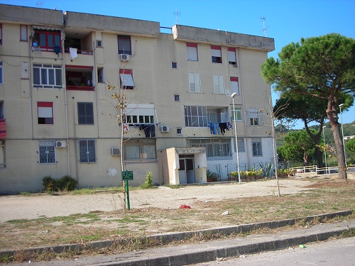 ULTIMORA/ Spari a Toiano per rapinare un ambulante