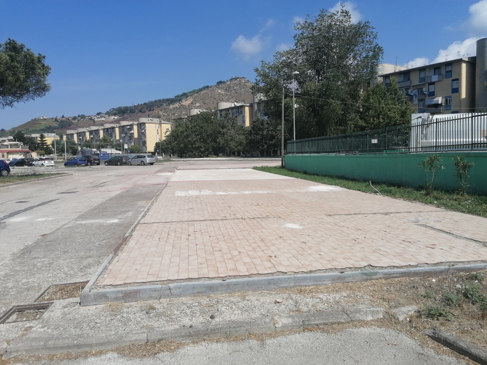 LE FOTO/ Toiano: smantellati i primi 15 containers pieni di amianto