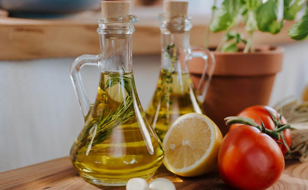 Olio di oliva, stai alla larga da questo qui | È il peggiore che puoi trovare: al supermercato lo evitano tutti