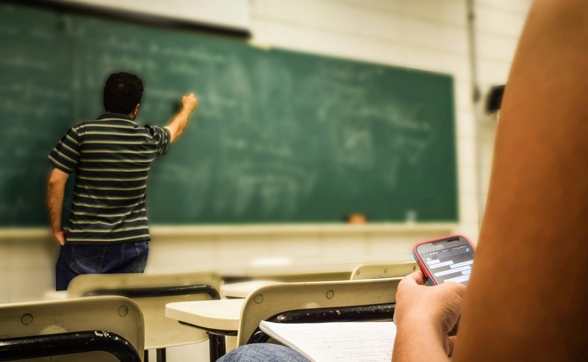 Scuole, in Campania scatta la chiusura anticipata | Ordinanza ufficiale: lezioni ridotte per questa ragione