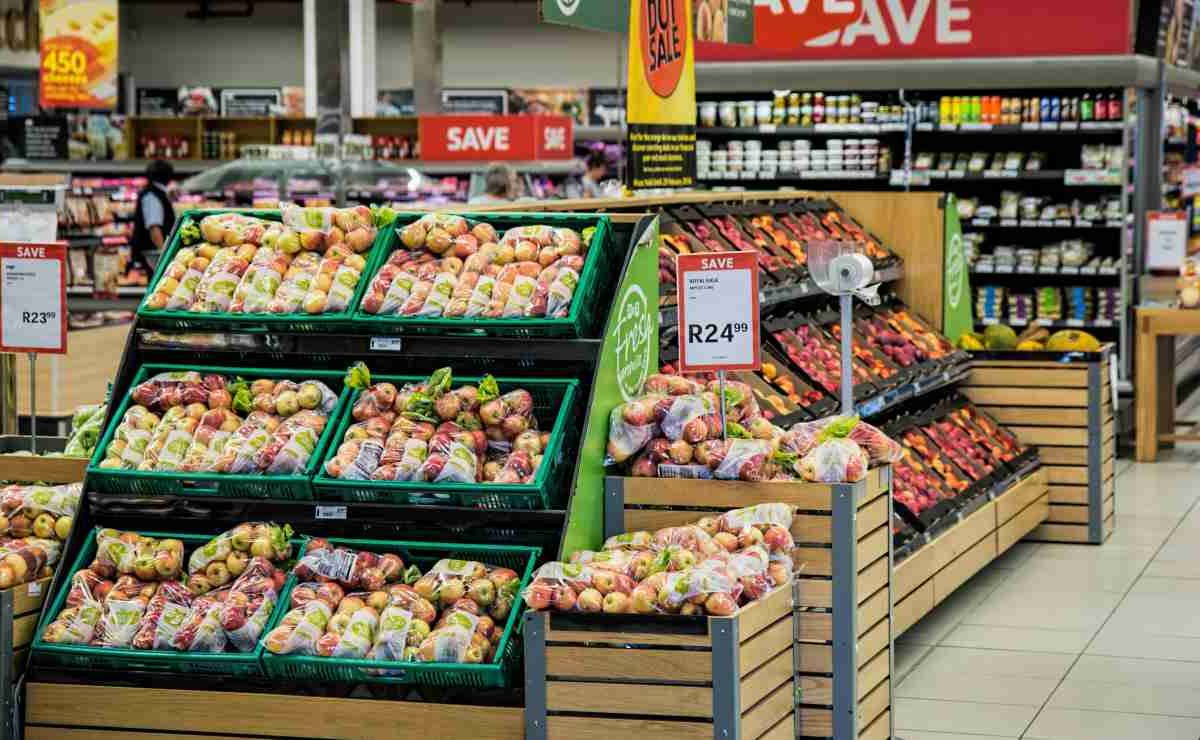 Da questa data chiuderemo in anticipo: supermercati, stravolti gli orari di apertura | Niente spesa per chi stacca tardi