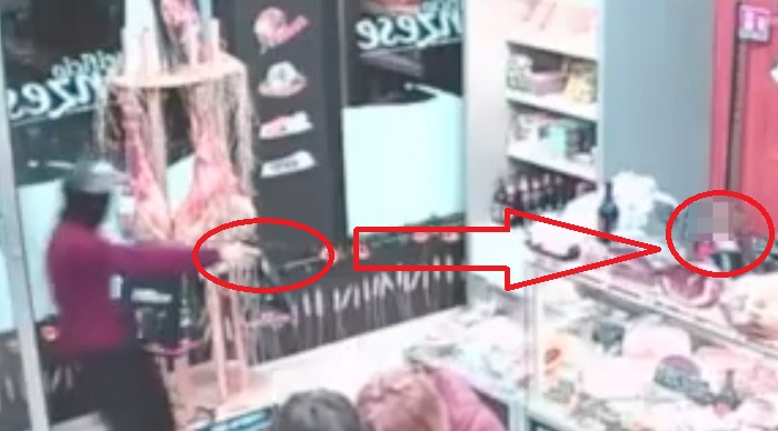 VIDEO/ Pistola puntata su un bambino per rapinare il caseificio