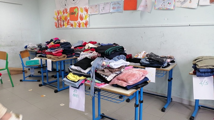 Un mercatino della solidarietà a scuola