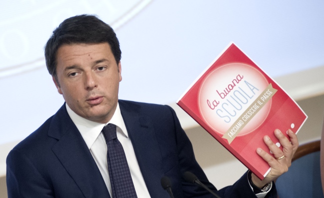 Insegnante di Pozzuoli scrive a Renzi: “Caro Matteo, grazie per avermi costretta a scegliere tra il lavoro e mia figlia”