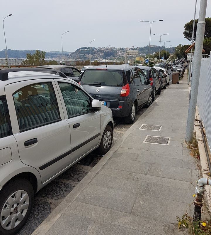 “Caro Sindaco, grazie per il caos che ci regali a Lucrino! Ce ne ricorderemo al momento del voto…”