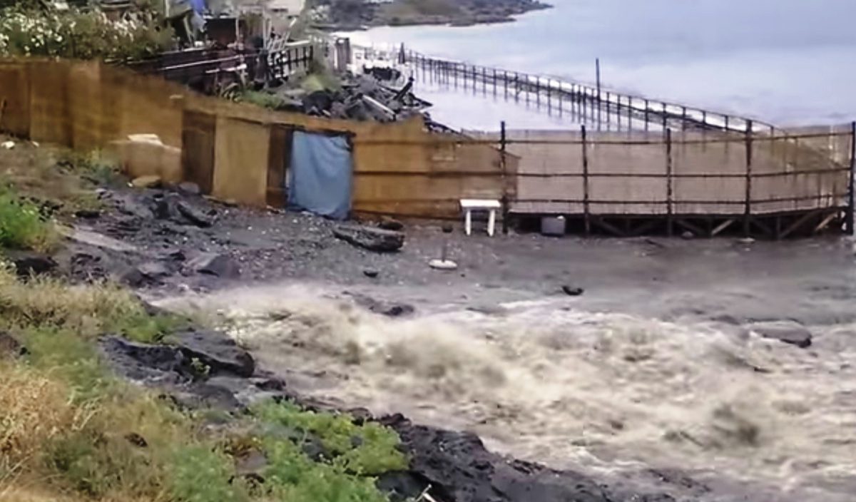 Catena umana contro il mare inquinato: appuntamento domattina a via Napoli