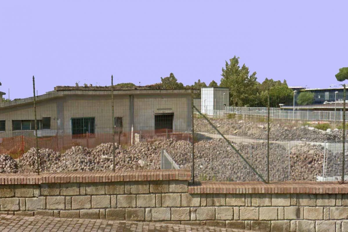 A.A.A. prezzo affare: Comune fessacchiotto svende “cazzimbocchi” usati a imprenditore scaltro