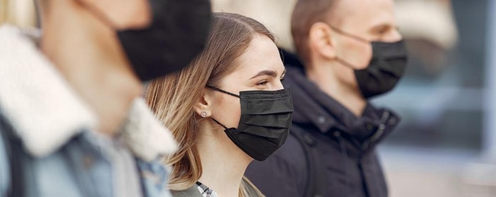 Mascherine obbligatorie anche all’aperto e Super Green Pass per consumare al banco: ecco cosa ha deciso stasera il Governo