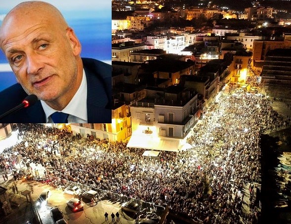 Figliolia vieta gli aperitivi natalizi da martedì: “Troppi assembramenti, il Covid circola ancora”