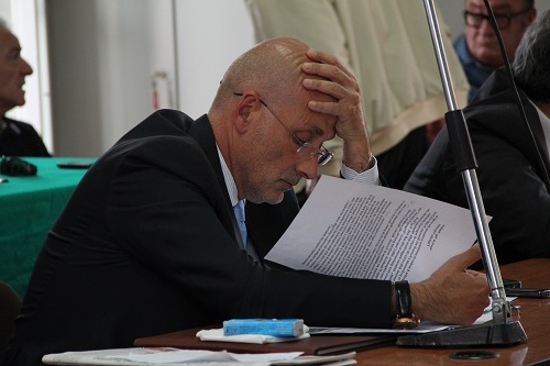 Figliolia si deve dimettere: ecco perché…