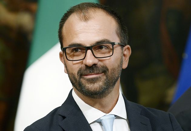 Domani a Pozzuoli arriva il Ministro dell’Istruzione: farà visita in due scuole con diretta su Rai3