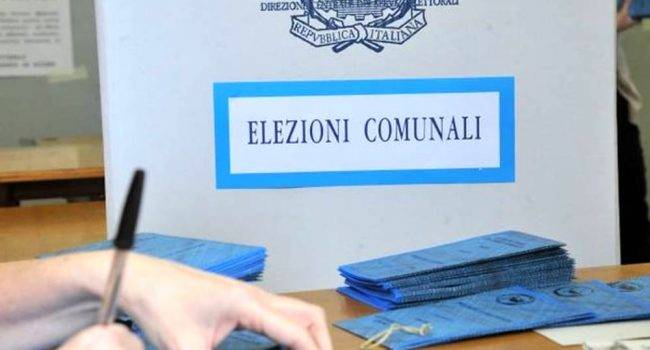 Propaganda vietata all’esterno di un seggio: due denunciati a Quarto