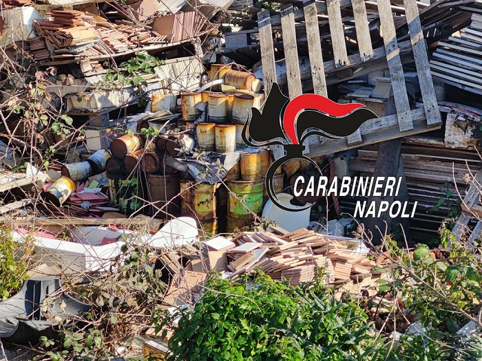 Discarica abusiva in via Artiaco: otto denunciati