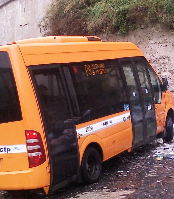 “Ridateci il pullman che porta al rione Solfatara!”