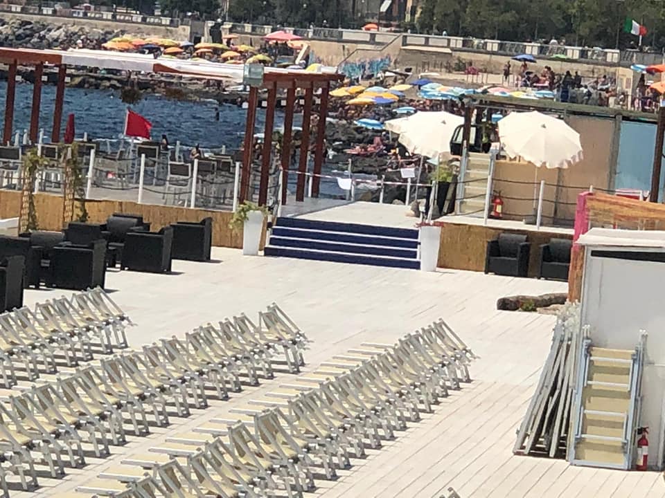 LE CARTE/ Ecco perché il Comune ha sequestrato l’unico lido autorizzato sul lungomare di via Napoli