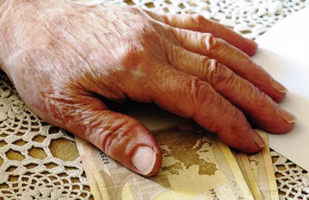 Truffe agli anziani di Pozzuoli: ora ci provano col finto profumo