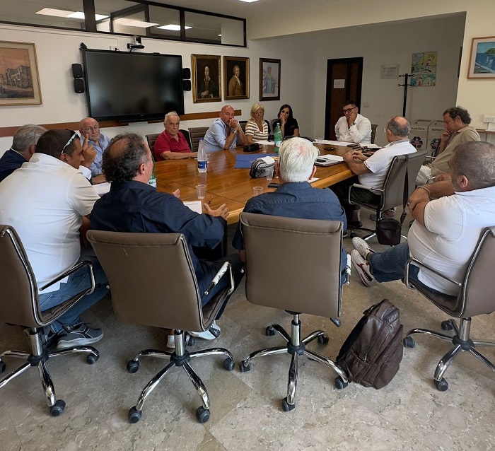 Amministrazione e sindacati uniti per il rilancio di commercio e imprese