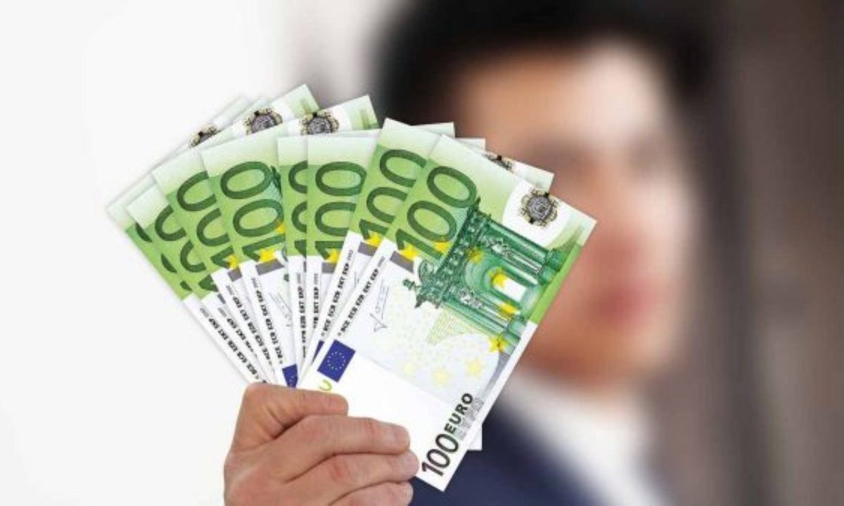 Lavoro, hai bisogno di arrotondare? Questo fa proprio al caso tuo: 450€ per scattare qualche foto