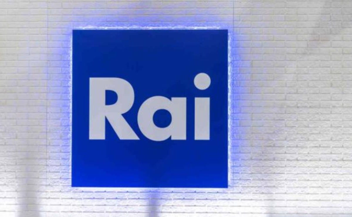 Terremoto Rai, fatto fuori uno storico conduttore | Licenziamento in tronco: il motivo è da non credere