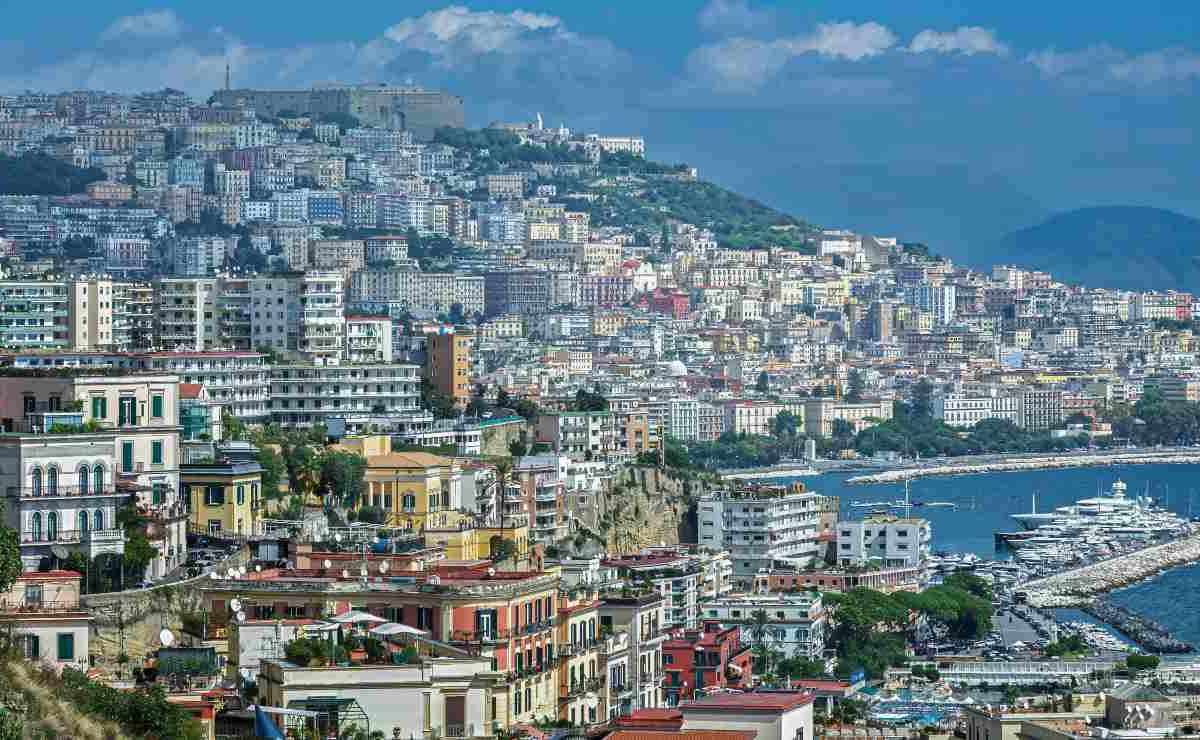 Sembra Napoli ma si trova all’estero | È praticamente la sua fotocopia: chi l’ha visitata è rimasto sconvolto